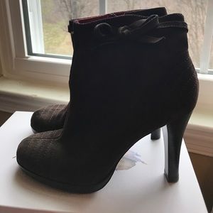 Brown suede ankle boots/NWOT